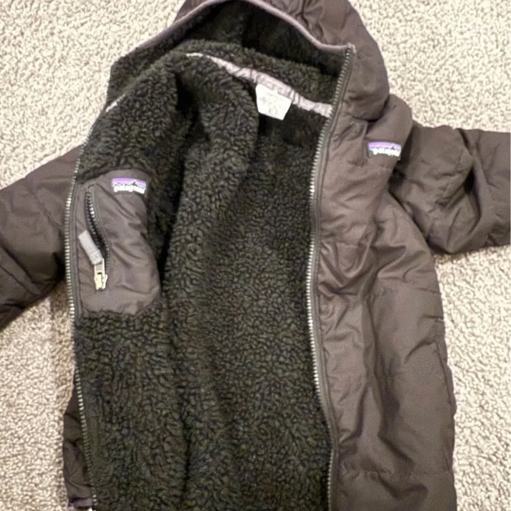 Patagonia Black Hooded Kids Puffer Jacket - Picture 3 of 4